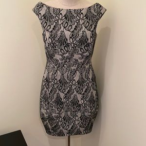 NWT $995 Bill Blass New York jacquard lace dress Size 6 in colors snow/coal